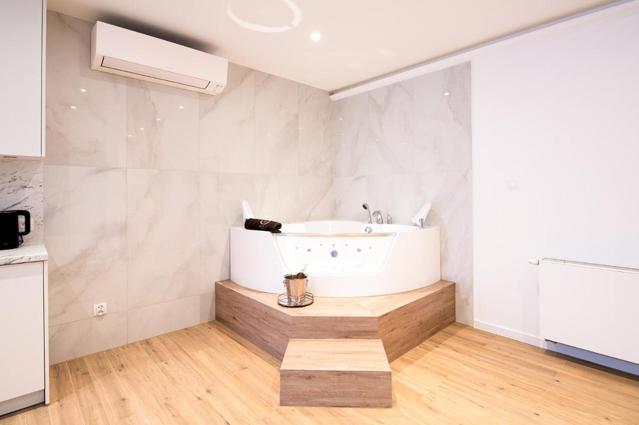 Jacuzzi Spa Prestige Krasków Dış mekan fotoğraf